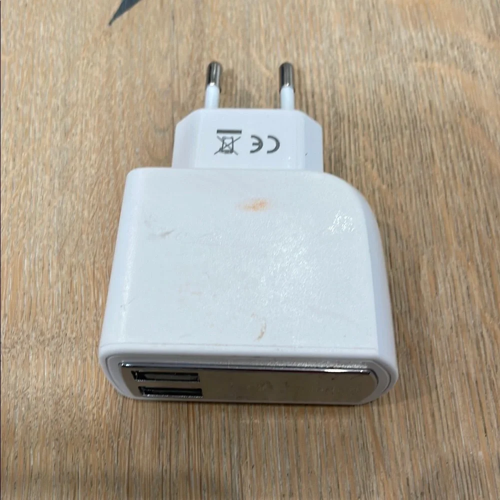 Cellularline Dual USB Wall Charger Adapter White EU Plug 2 Port 3.1A
